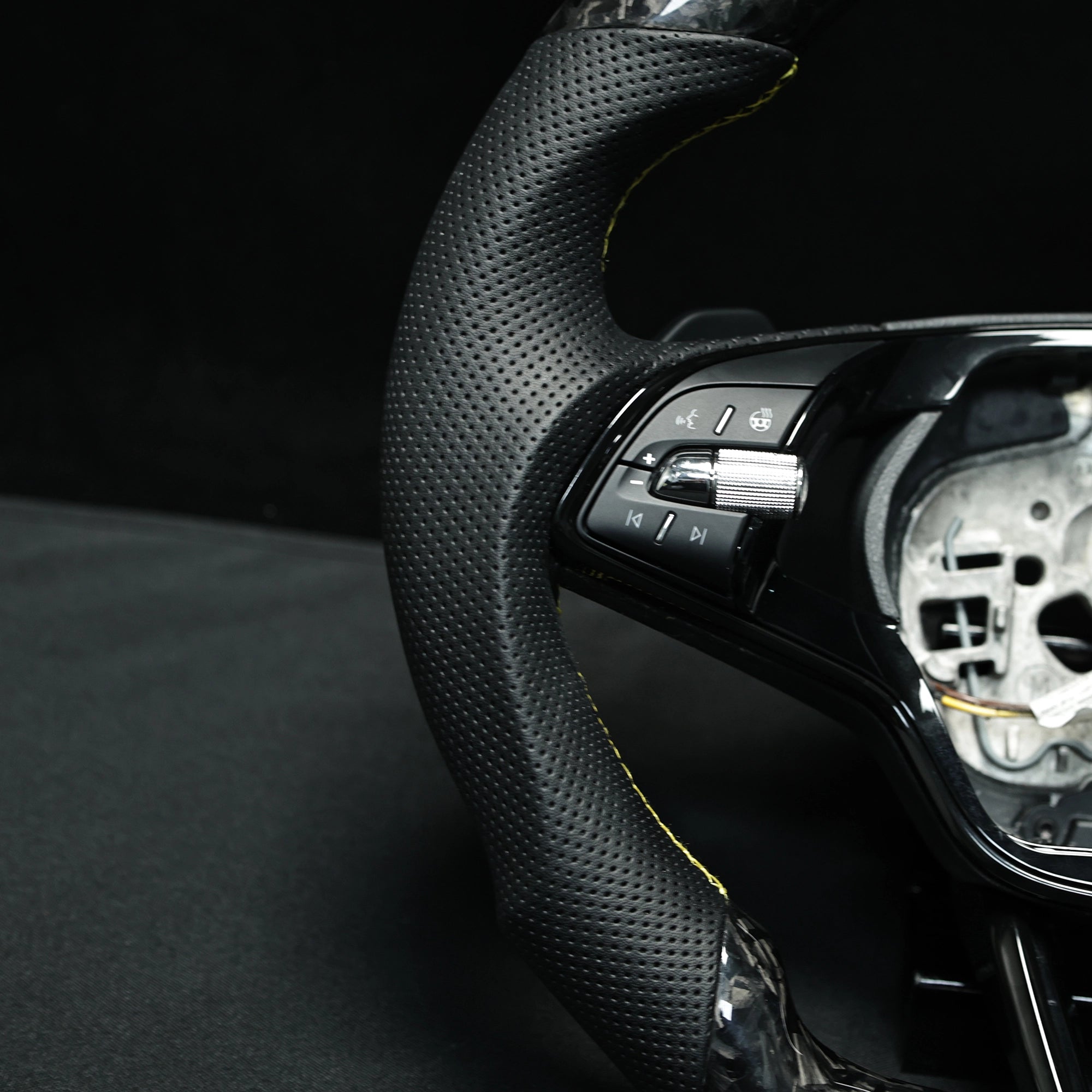 Custom Steering Wheel For Skoda VRS Octavia A8 MK4