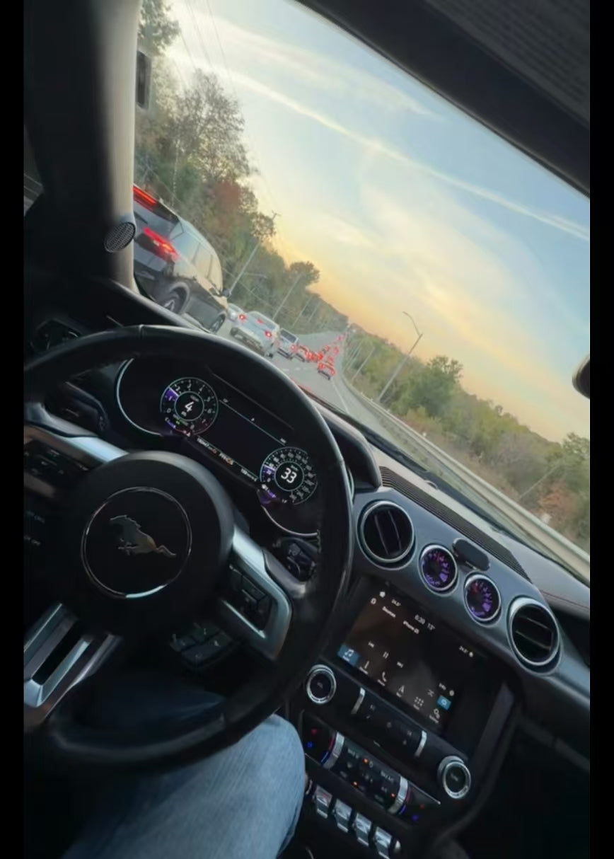 （50% deposit）Custom steering wheel for Mustang