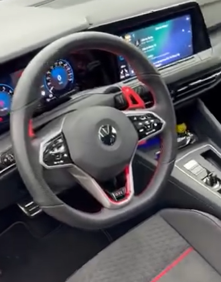 (50% deposit )Custom Carbon Fiber Steering Wheel For MK8 GTi